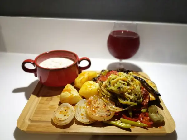 Вкусное Овощное Блюдо Тарелке — стоковое фото