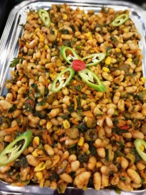 Servis tabağında lezzetli makarna.