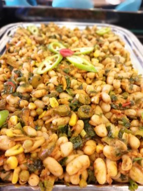 Servis tabağında lezzetli makarna.