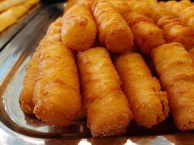 Lezzetli patates ve peynirli kroket