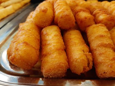 Lezzetli patates ve peynirli kroket