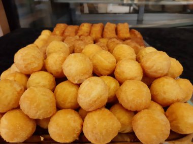 Lezzetli patates ve peynirli kroket