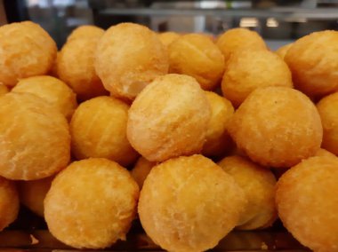 Lezzetli patates ve peynirli kroket