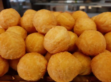 Lezzetli patates ve peynirli kroket