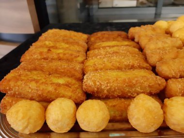 Lezzetli patates ve peynirli kroket