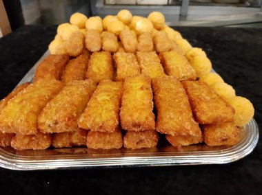 Lezzetli patates ve peynirli kroket