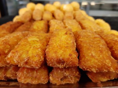 Lezzetli patates ve peynirli kroket