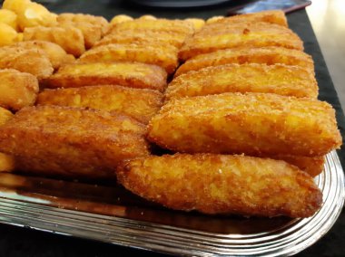 Lezzetli patates ve peynirli kroket