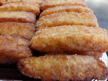 Lezzetli patates ve peynirli kroket