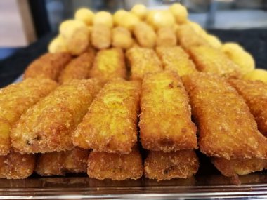 Lezzetli patates ve peynirli kroket