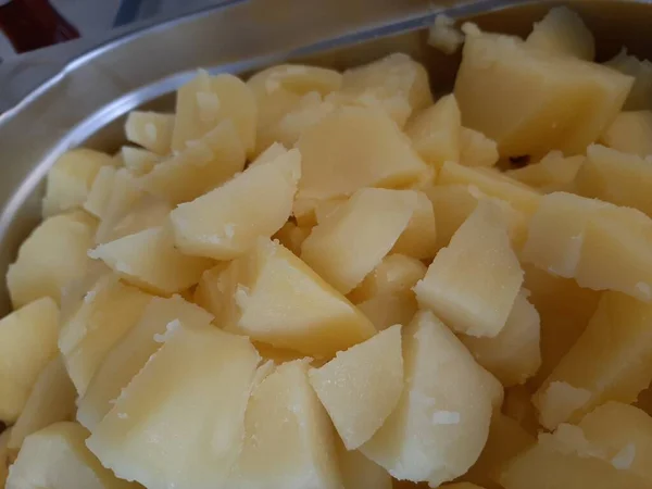 Kartoffelsalat Mit Leckerem Gemüse Und Sauce — Stockfoto