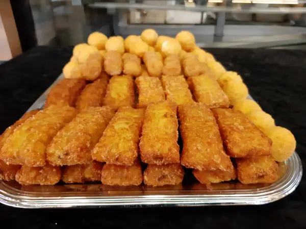 Lezzetli patates ve peynirli kroket