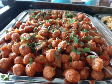 Tabakta Türk ekşi köftesi