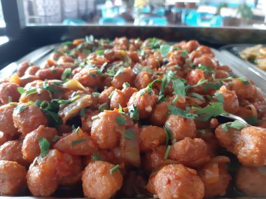 Tabakta Türk ekşi köftesi