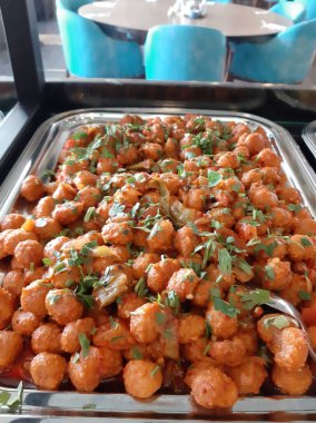 Tabakta Türk ekşi köftesi