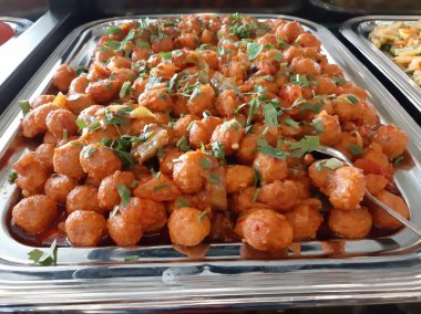 Tabakta Türk ekşi köftesi