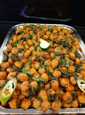 Tabakta Türk ekşi köftesi