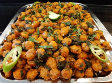 Tabakta Türk ekşi köftesi