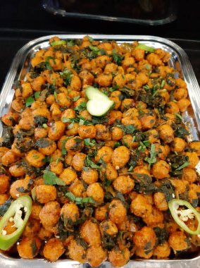 Tabakta Türk ekşi köftesi