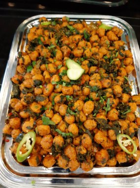 Tabakta Türk ekşi köftesi