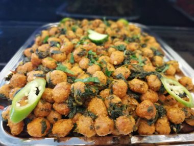 Tabakta Türk ekşi köftesi