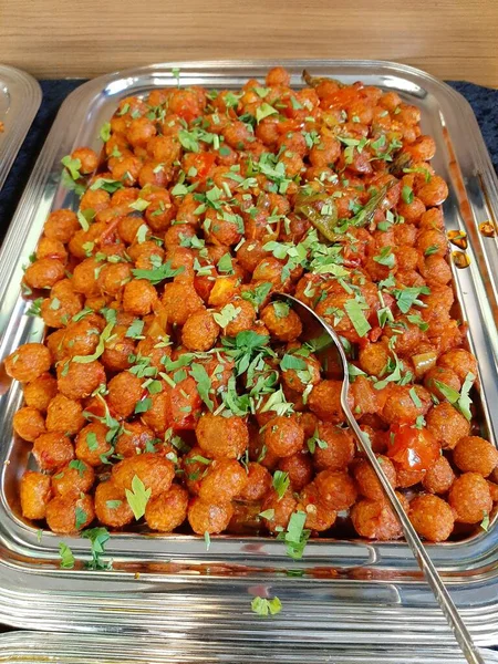 Tabakta Türk ekşi köftesi