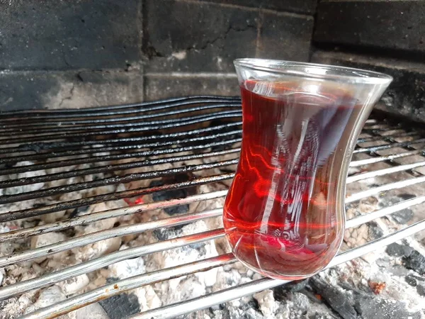 Thé Turc Fraîchement Infusé Dans Verre Thé — Photo