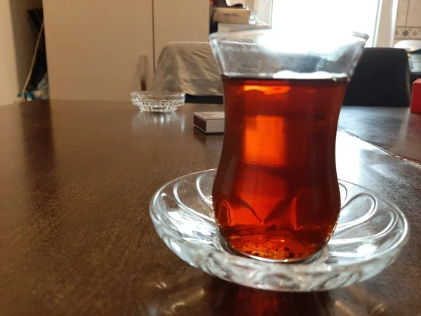 Török Tea Frissen Főzve Egy Teáspohárban — Stock Fotó