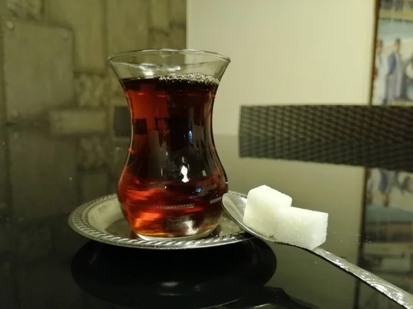 Турецкий Чай Свежезаваренный Стакане Чая — стоковое фото