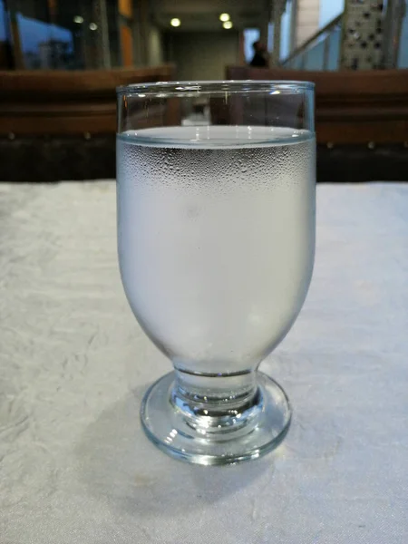 Kaltes Und Natürliches Wasser Glas — Stockfoto