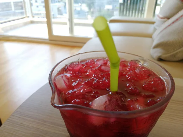 Freshly Squeezed Iced Juice — Stock Photo, Image