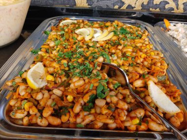 Taze fasulye salatası.