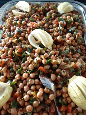 Taze fasulye salatası.