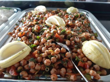 Taze fasulye salatası.