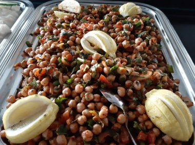 Taze fasulye salatası.