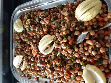 Taze fasulye salatası.