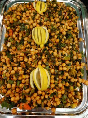 Taze fasulye salatası.