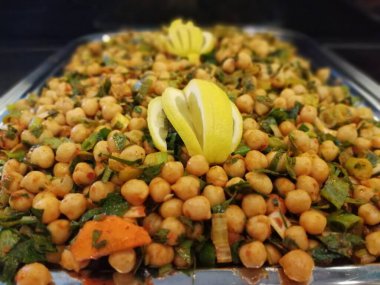 Taze fasulye salatası.