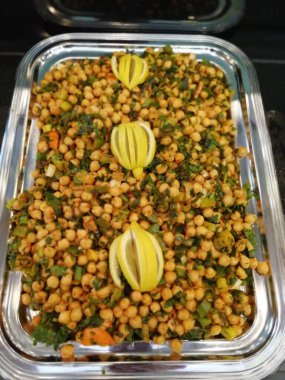 Taze fasulye salatası.