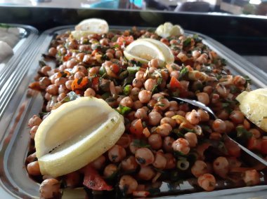 Taze fasulye salatası.