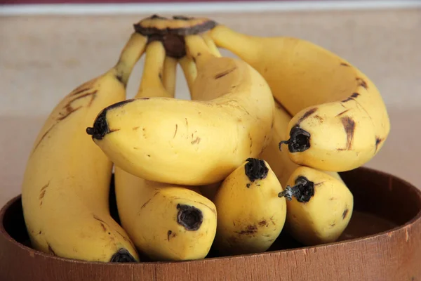 Frische Und Biologische Köstliche Vitaminbanane — Stockfoto