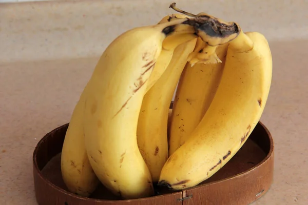 Frische Und Biologische Köstliche Vitaminbanane — Stockfoto