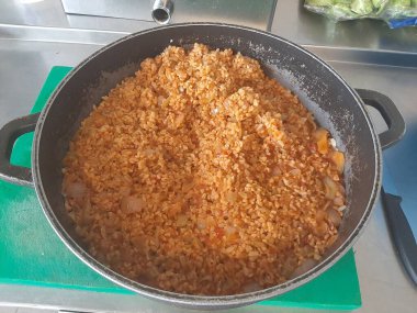 Tabakta lezzetli sebze pilavı