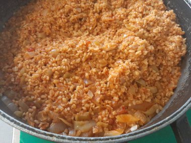 Tabakta lezzetli sebze pilavı