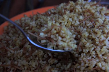 Tabakta lezzetli sebze pilavı