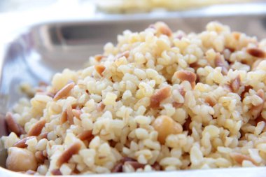 Tabakta lezzetli sebze pilavı