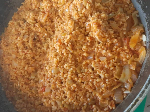 Tabakta lezzetli sebze pilavı