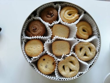 Lezzetli ve çeşitli bisküviler.