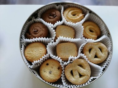 Lezzetli ve çeşitli bisküviler.