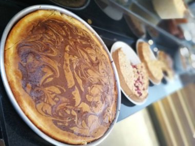 Pasta ve kekler çok lezzetlidir.